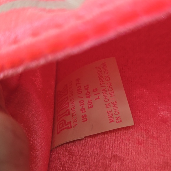 PINK Victoria's Secret Pink Logo Velvety Plush Slide Slippers - Picture 5 of 5